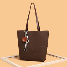 山下有鹿皮水桶子母包送挂件麂皮绒精致女包新款磨砂皮通勤包工厂