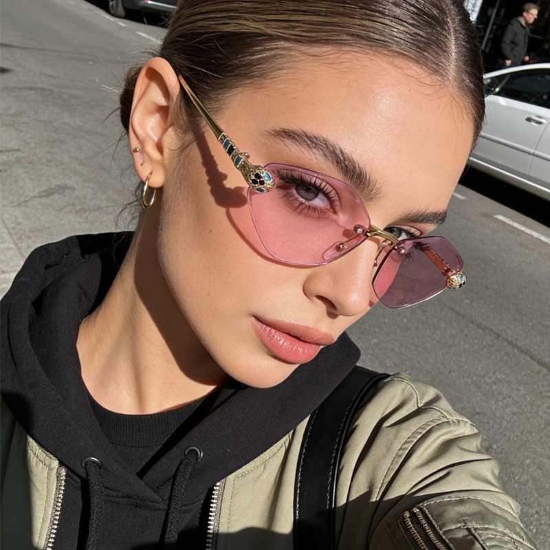 Hot-Selling Fashionable New Sunglasses, European and American Retro Style, Versatile Frameless Cut-Edge Sunglasses, Stylish Sun Protection Glasses