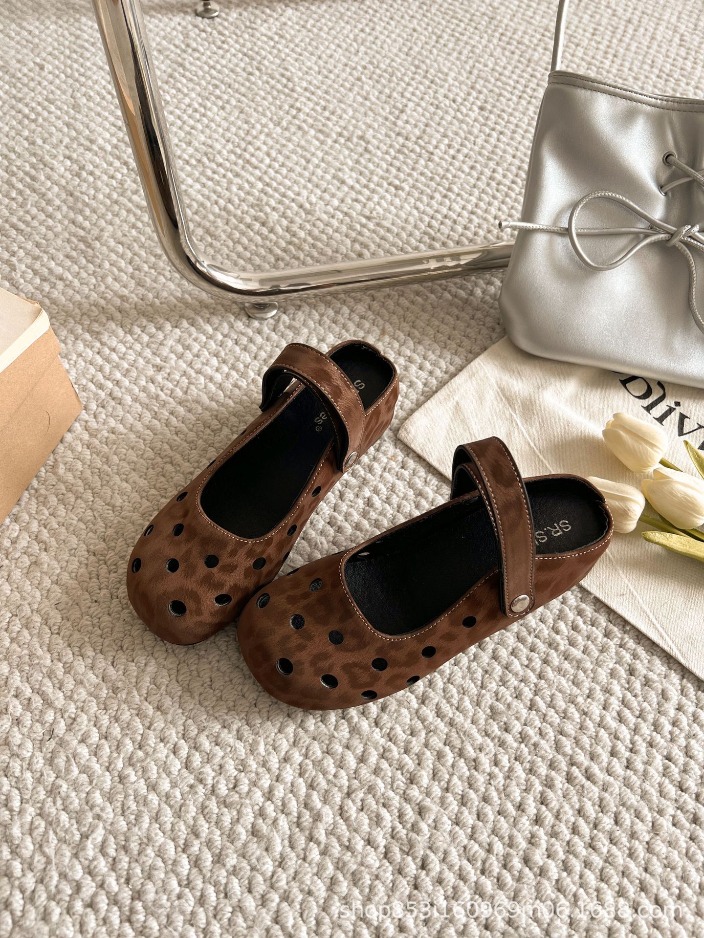 2025052722052834461461w3024h40