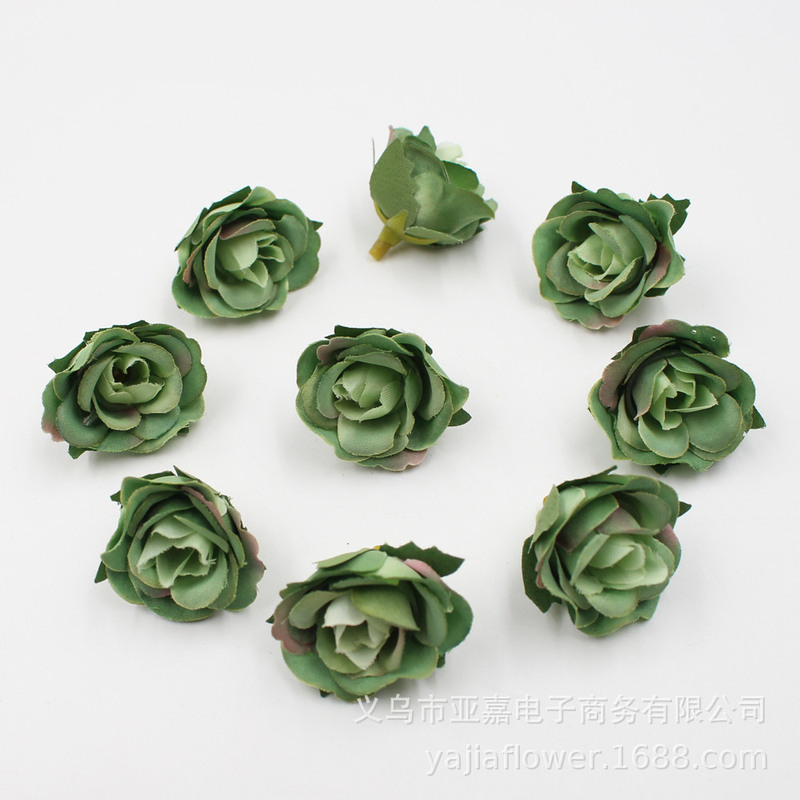レトロなバラの花の頭をシミュレーションします。|undefined