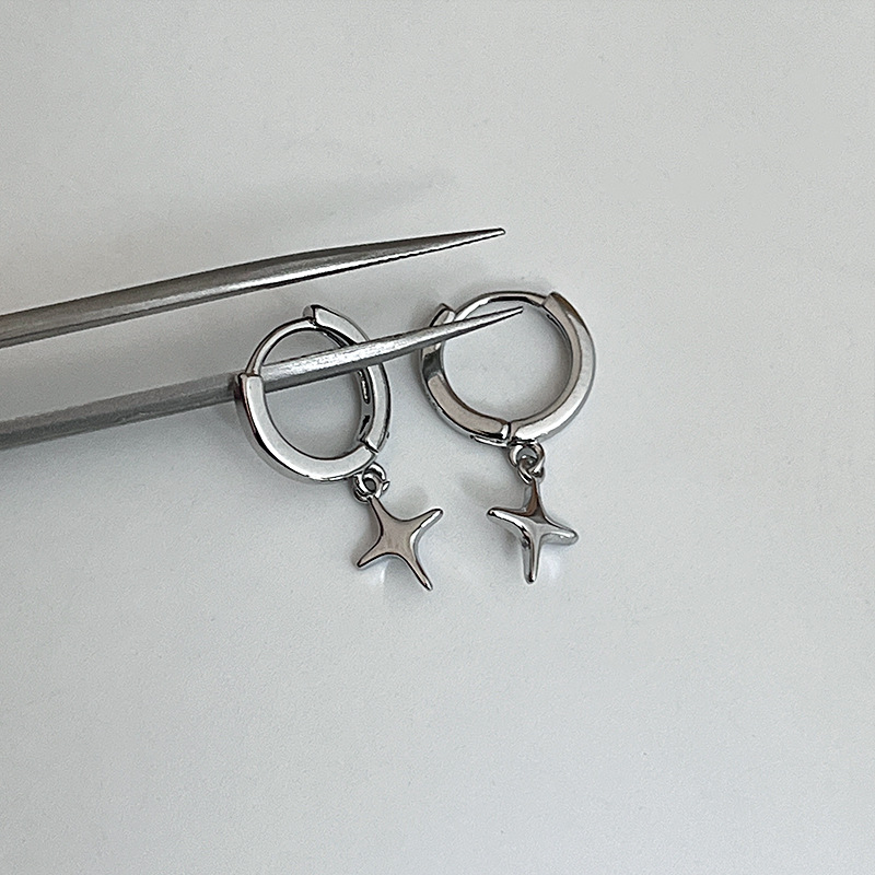 Mini orecchini a clip a stella croce per donna e uomo stile stud_voghion.com