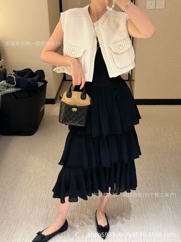 南油重工早秋新款小香风粗针口袋圆领短款针织无袖开衫马甲外套女|undefined