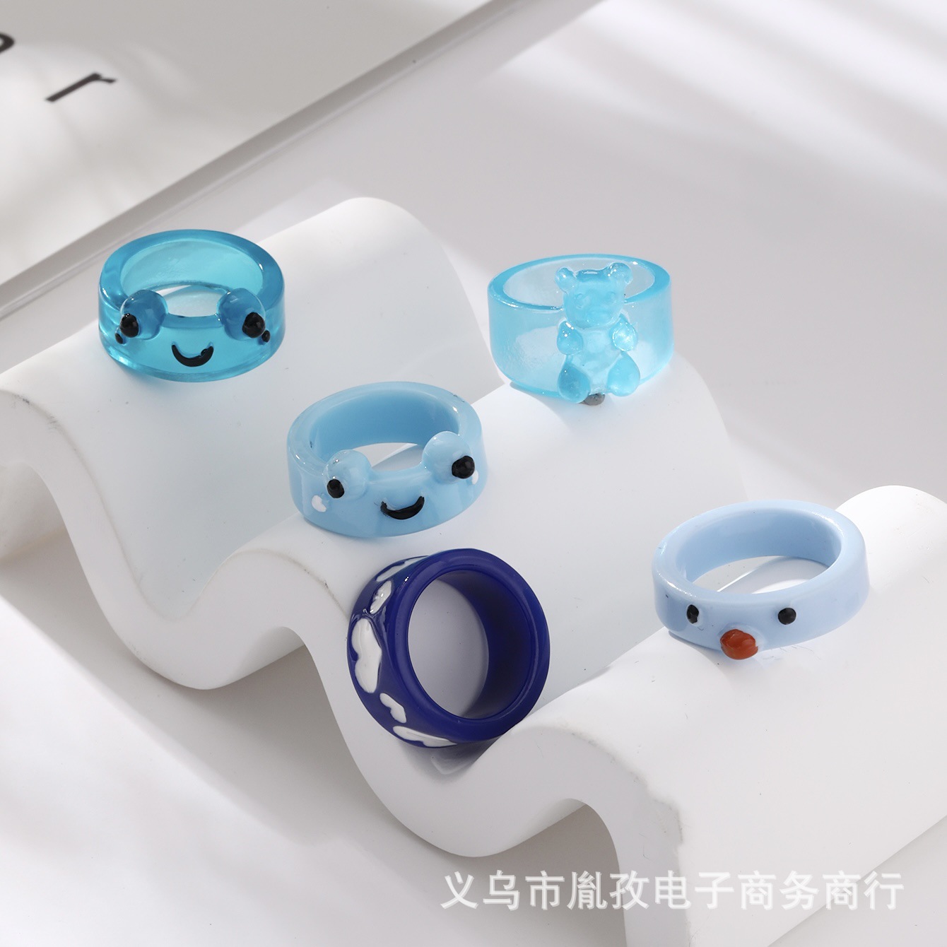 Verano transfronteriza Amazon nuevo aceite goteando amor transparente Rana resina diversión personalidad hip hop anillo conjunto traje