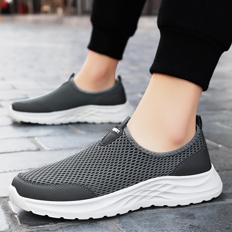 Zapatos casuales para hombres de verano nuevos zapatos de tela viejos zapatos de tela de Beijing para hombres de tela de red transpirable no olor pies