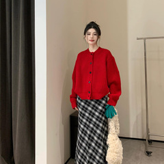 2025新年红色软糯纽扣开衫毛衣女秋冬新款宽松慵懒百搭针织外套潮