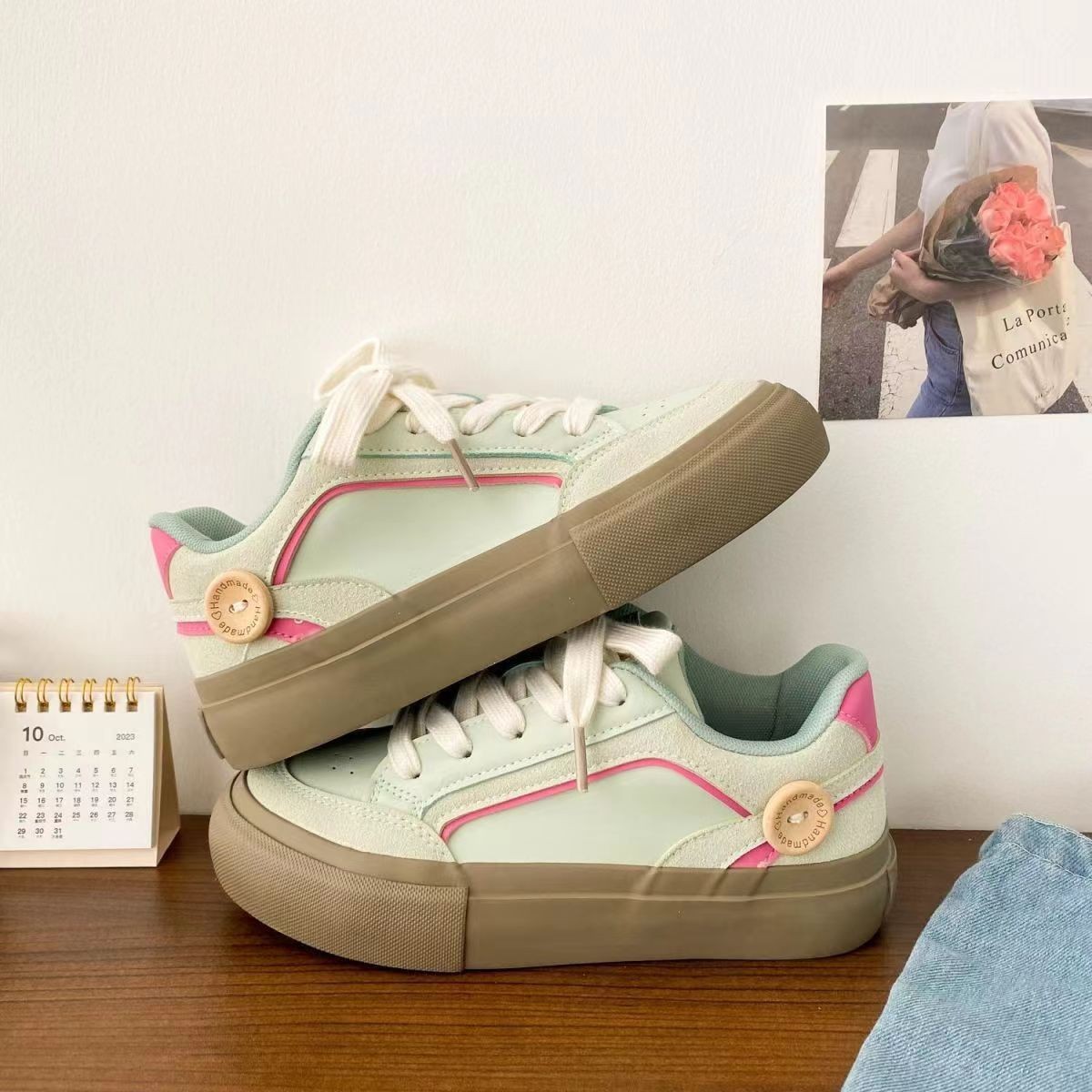 Escuela de estilo estilo de primavera y otoño 2025 nuevos zapatos coreanos de color blanco zapatos deportivos casuales de mujer zapatos de mujer