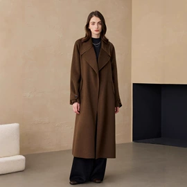 女式毛呢外套;女式针织衫;女式羊绒衫