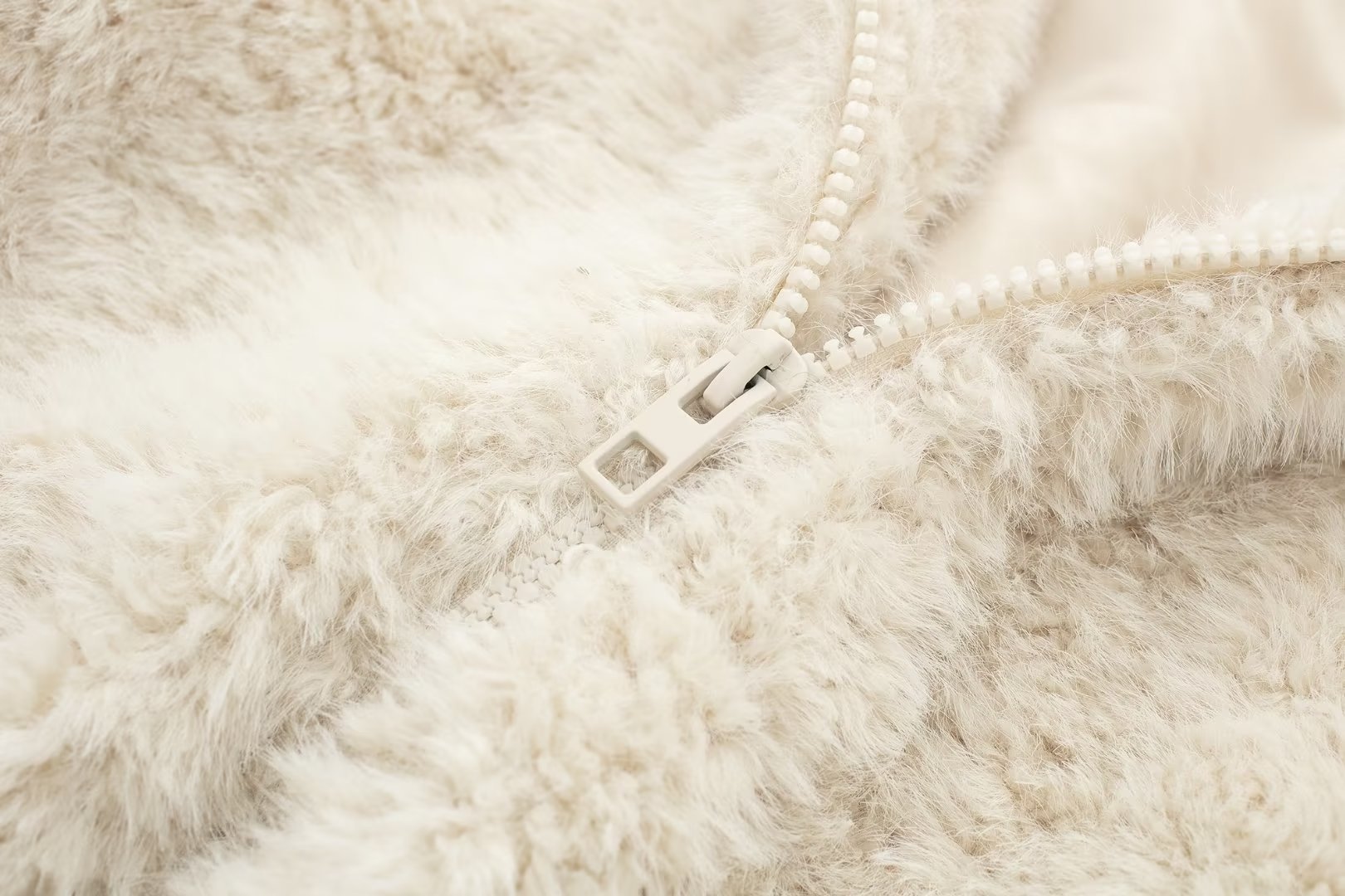 Women's clothing 2023 autumn new artificial fur effect short jacket_voghion.com