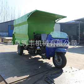 现代化牛羊撒料车 纯电动刮板喂料机 投料方便的牛羊撒料车图片