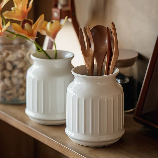 Zhibai kitchen relief ceramic storage tank Japanese chopsticks tube dining table storage bucket decorative ornaments cross-border export