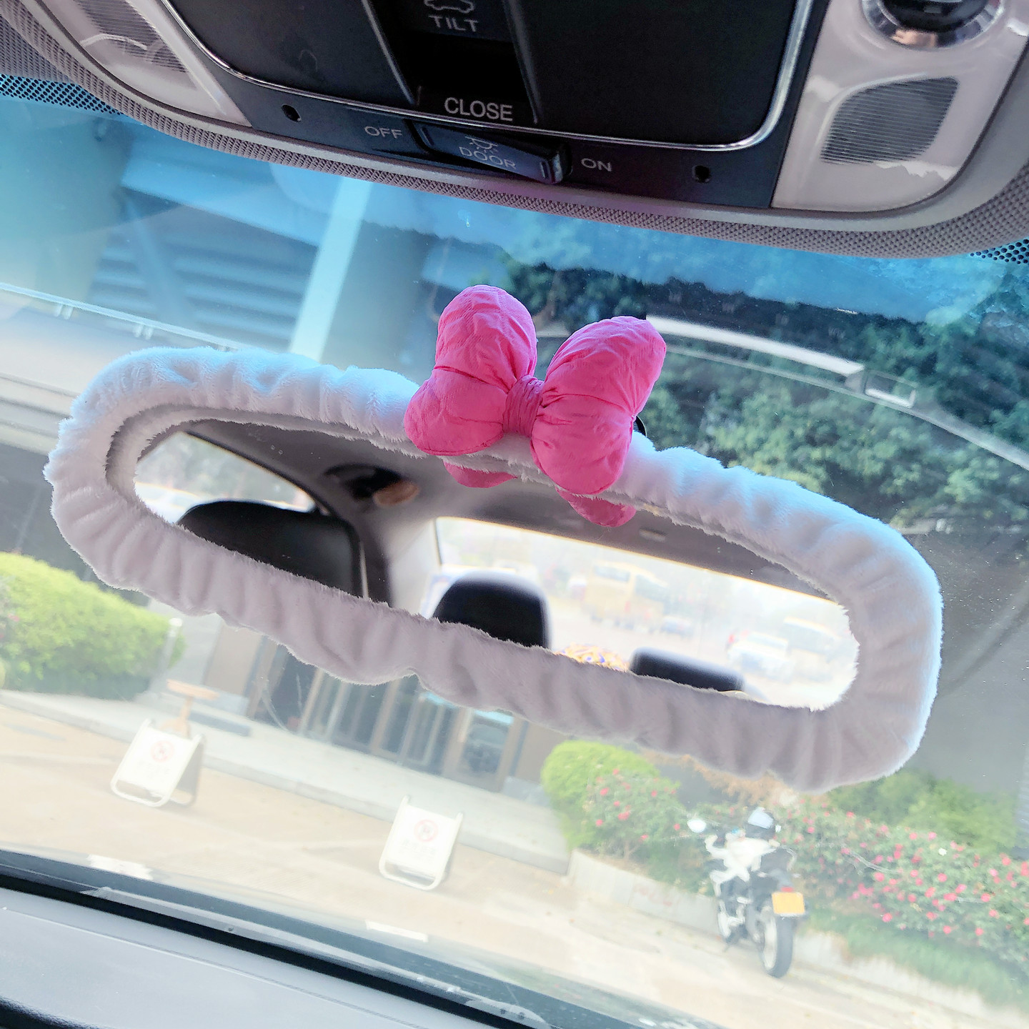 Car Rearview Mirror Cover with Bowknot, Cute and Trendy, Universal Type, Direct from Manufacturer