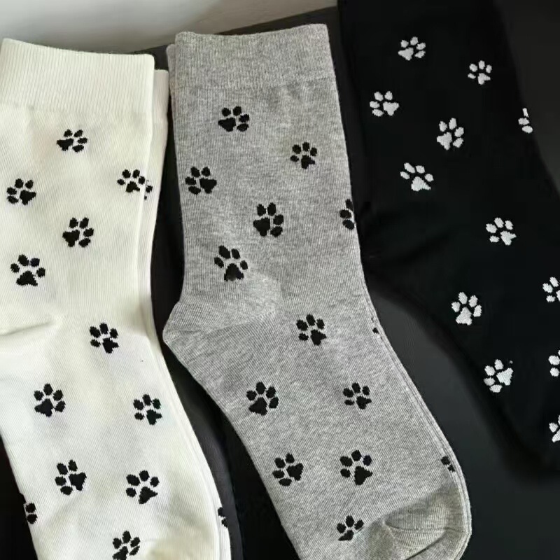 Ins-Style Cute Dog Paw Print Socks for Women, Mid-Calf Socks in Black, White, and Gray, Niche Design Socks, Wholesale from Manufacturer, Versatile