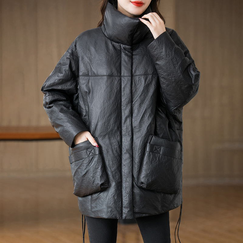 Genuine Leather down Jacket for Women, Short Style, 2026 Haining Winter New Model, Batwing Sleeves, Loose Fit, Wide Version, Youthful and Fashionable Coat