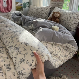 四件套;床罩床笠;纤维被