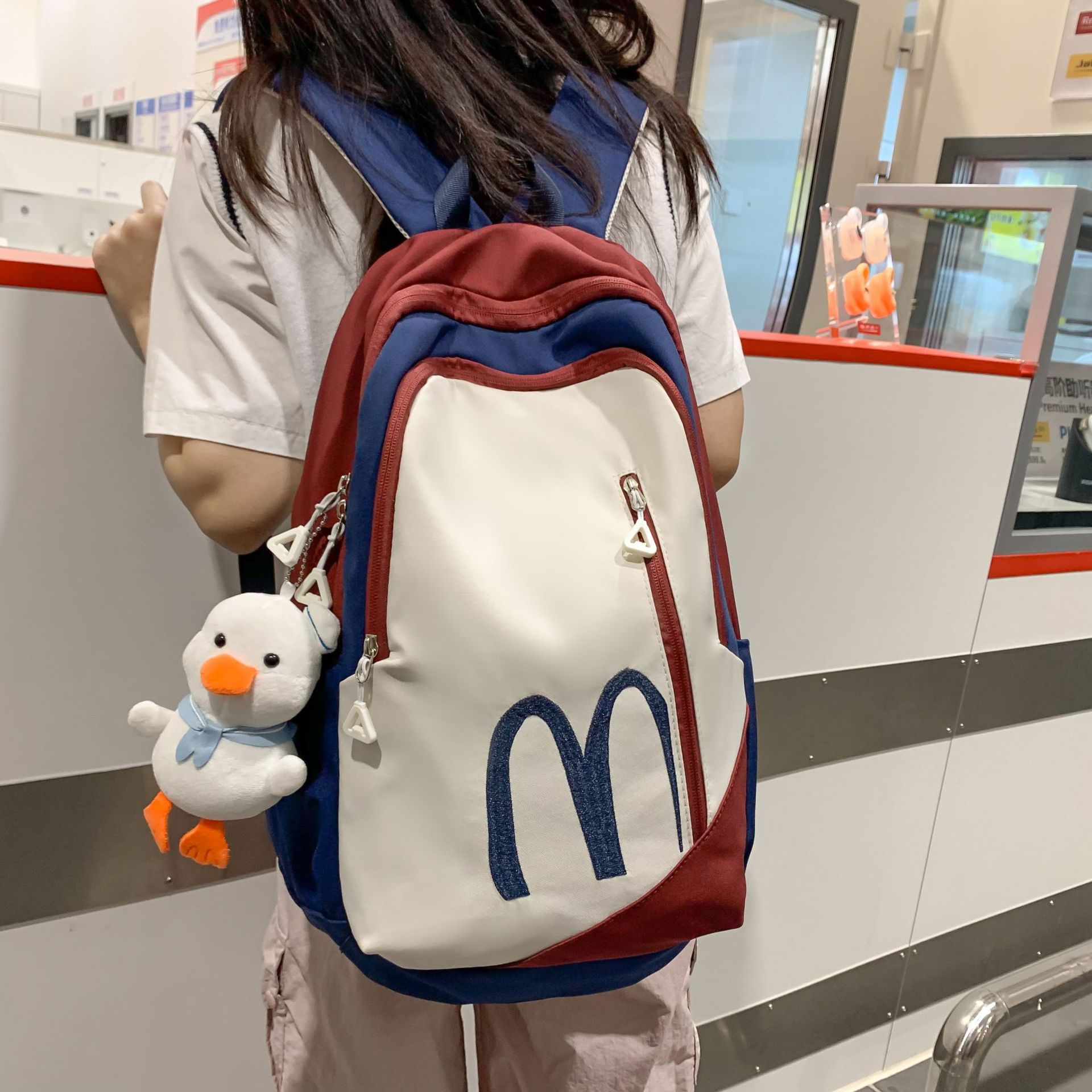 Schoolbag 여성 고등학교 학생 2024 초등 및 중등 학교 학생을위한 3 ~ 6 학년을위한 새로운 미국 복고풍 대용량 배낭