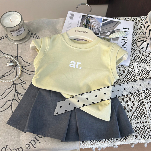 Korean children's clothing 2024 new summer girl's letter print T-shirt and baby girl stylish pleated skirt pants two-piece set