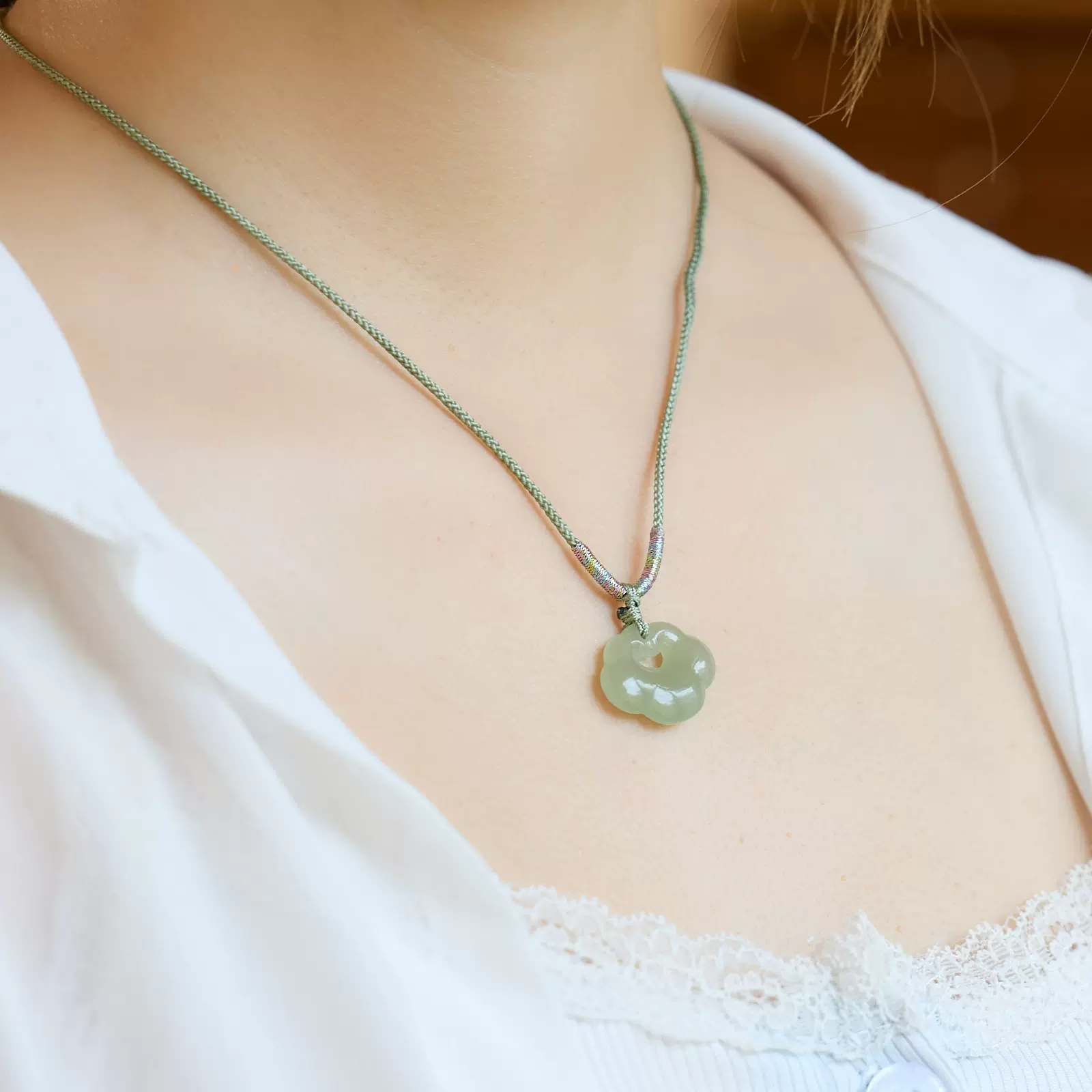 天然和田玉如意锁项链女祥云如意平安锁玉石项链吊坠直播货源批发