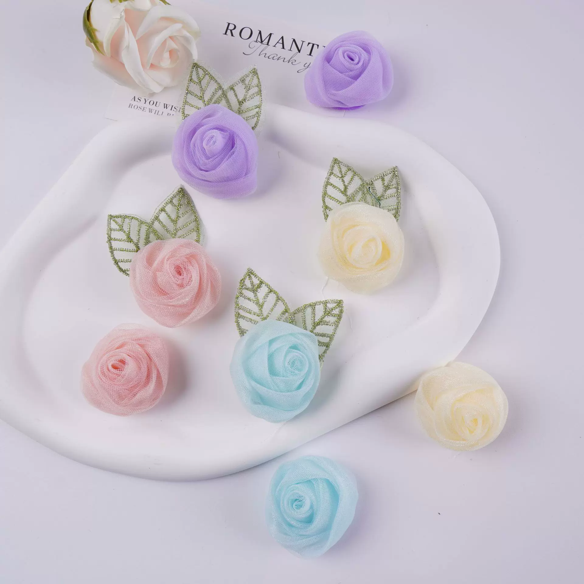 厂家直销布艺手工玫瑰花朵纱料花朵手腕花配件花朵玫瑰加双叶子