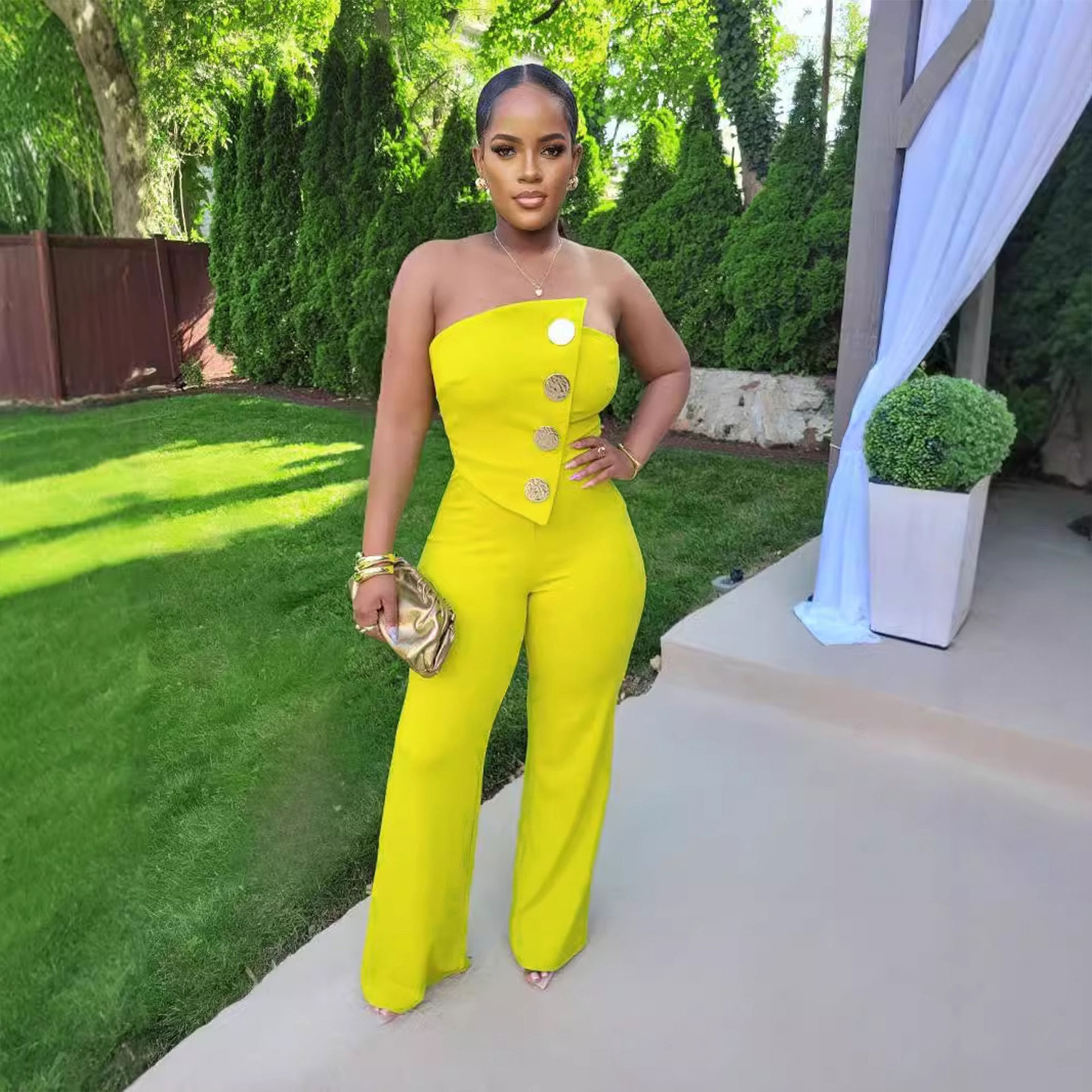 Damenbekleidung - Jumpsuit mit hüftlangem Wickeloberteil und weitem Bein und elastischem Bund_voghion.com