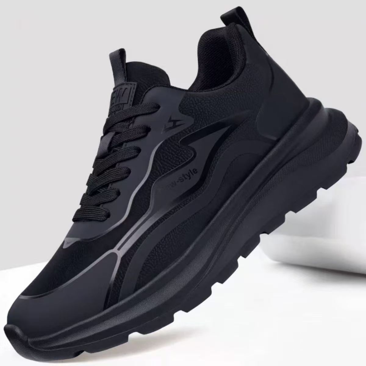 Zapatos para hombres 2026 otoño nuevos zapatos casuales de hombre con suela suave con lazos de combinación de zapatos deportivos ligeros para correr al aire libre image 3