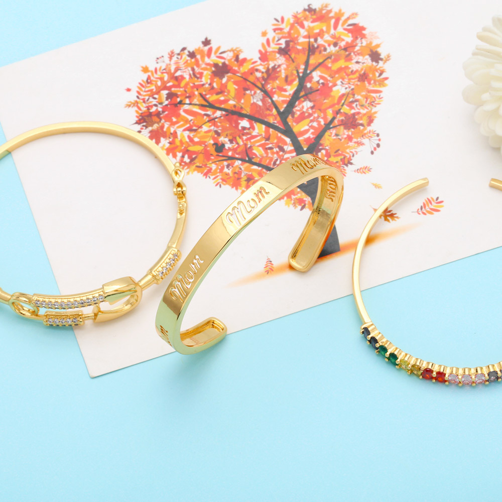 Fashion Geometric Zircon-Embedded Heart Wristband Bracelet Wholesale