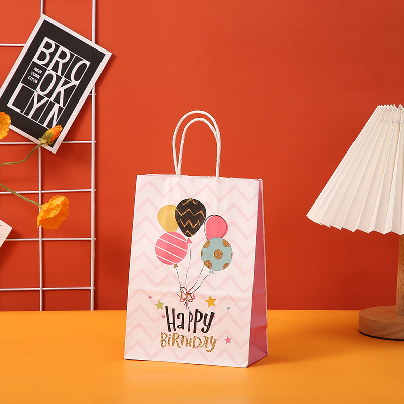 Bolsas de regalo al por mayor en stock serie de fiesta de cumpleaños bolsas de cartón cartón color arco iris bolsas de regalo de cumpleaños