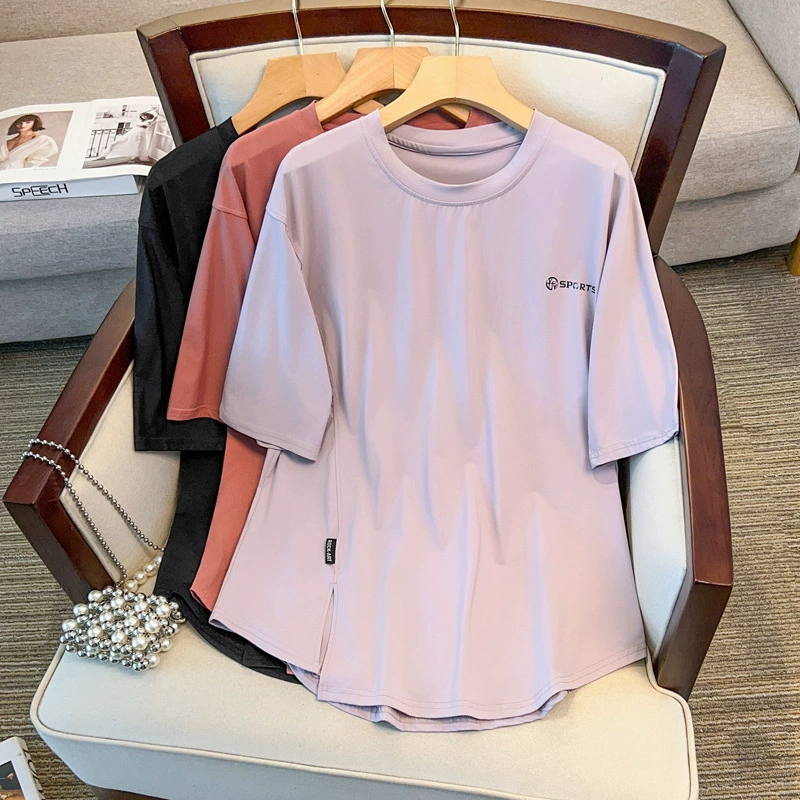Быстрая сухая повседневная девушка с половинным рукавом 2025 новая версия большого размера свободная повседневная дикая тонкая футболка с короткими рукавами из ледяного шелка