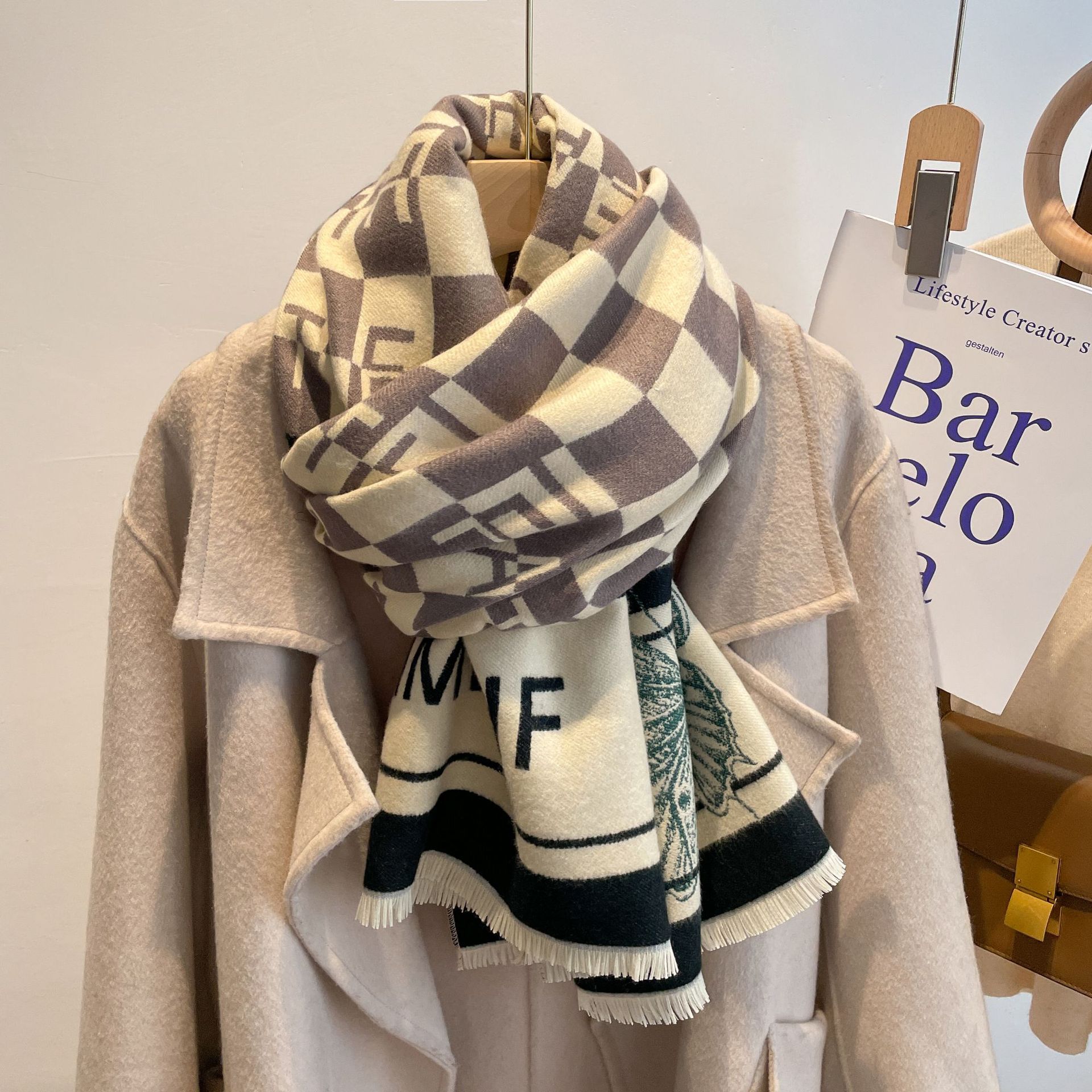 2022 herbst und Winter Neue Stil Brief Imitation Kaschmir Schal frauen Klimaanlage Schal Mode Temperament Dick_voghion.com
