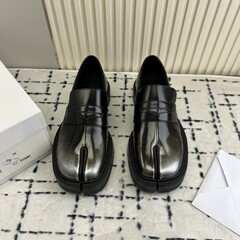 高品mm 6分の足の靴の女性の豚の蹄の厚い底の楽福の靴の本革の徳比のひもの小さい大衆の潮の靴は色の小さい革靴を拭きます