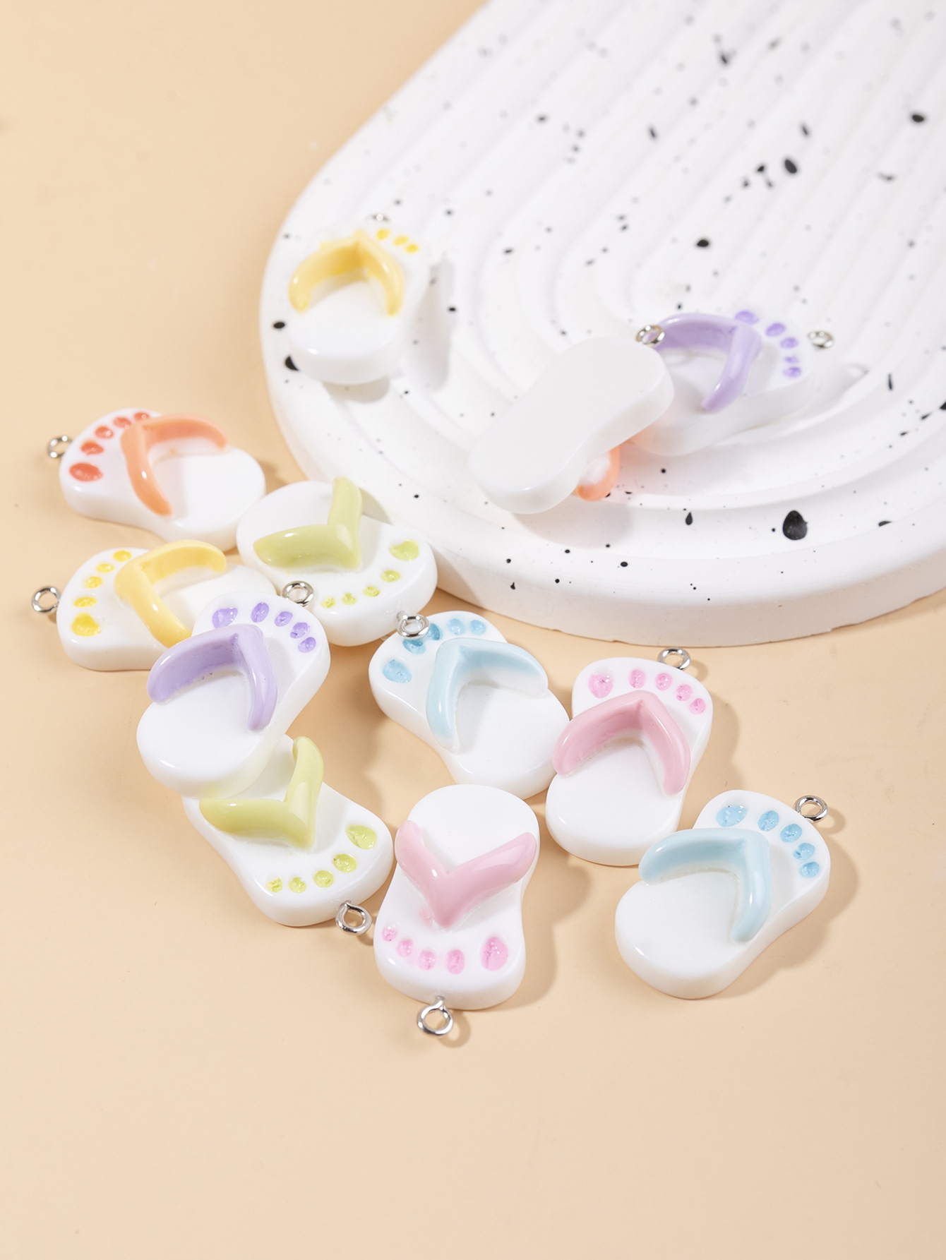 12 Pieces Simple Style Slippers Resin Enamel Pendant Jewelry Accessories display picture 1