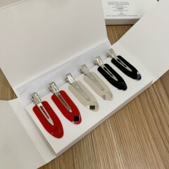 誕生日ギフトヘアアクセサリーサイドクリップクリームキャンディーカラーのシームレスなヘアピンヘアピンカモノハシメイクアップクリップヘッドドレス