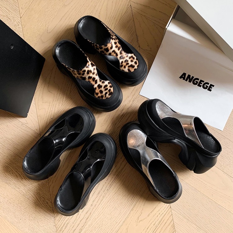 Dép sandal nữ da thật họa tiết da báo đế xuồng cao gót 9 cm — Trang chủ, màu đen, bạc chi tiết 97
