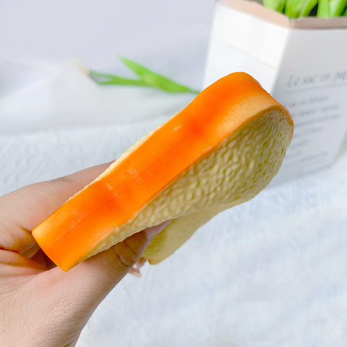 Yiwu wholesale cross-border new and unique flour toast TPR squeeze fun promotional goods student stress relief and venting toys