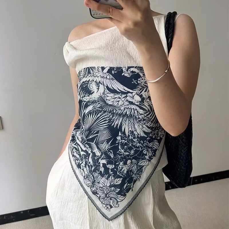 法式复古真丝双绉花边方巾经典百搭气质轻奢高级感桑蚕丝丝巾配饰