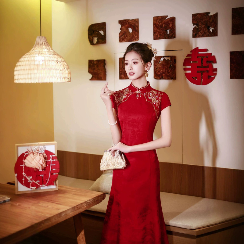 Mother-in-law's wedding banquet attire, summer wedding dress, 2026 new style, short-sleeved, long fishtail mother's wedding dress, cheongsam