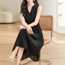 100桑蚕丝双绉连衣裙V领收腰显瘦无袖中长款真丝背心裙经典小黑裙