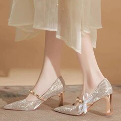 フレンチハイヒールの女性は疲れないです。