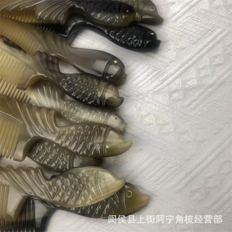 Natural Goat Horn Comb 21cm Handled Massage Comb for Hair Portable Detangling Beauty Comb specifications