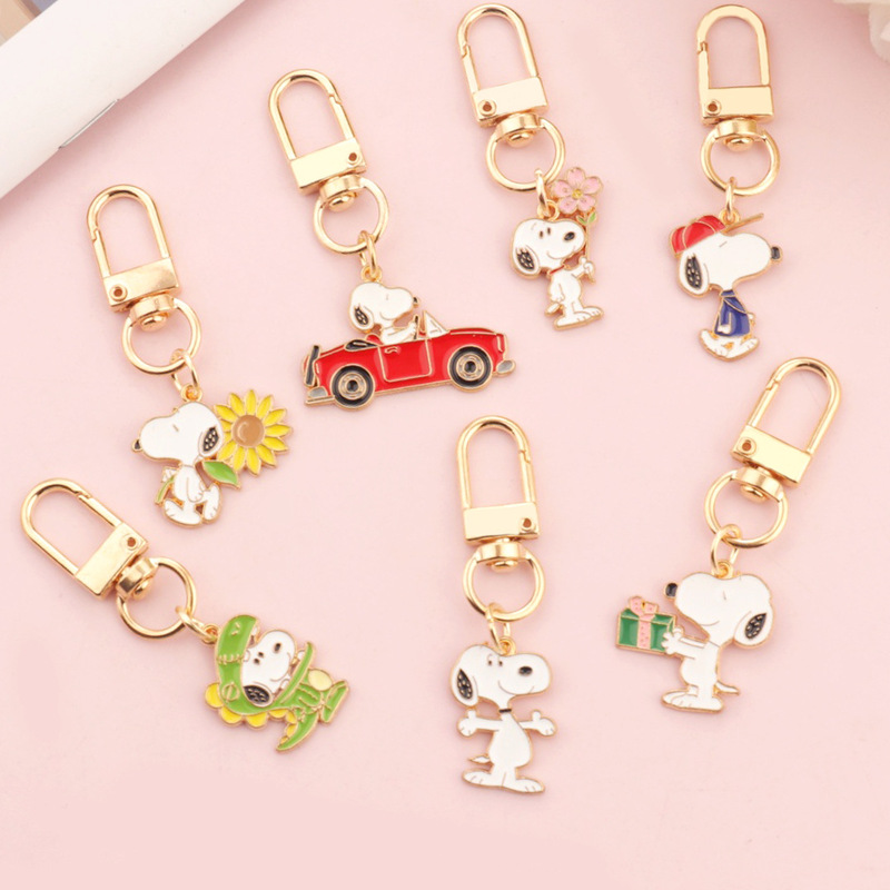 New Cartoon Creative Cute Snoopy Puppy Keychain Bag Pendant Gift for Best Friend Souvenir Gift New Cartoon Creative Cute Snoopy Puppy Keychain Bag Pendant Gift for Best Friend Souvenir Gift