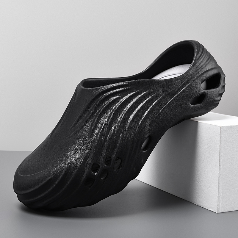 Zapatos con agujeros alienígenas para hombres en verano, zapatillas Baotou, sandalias y zapatillas de playa de alto grosor elástico para hombres de talla grande transfronteriza