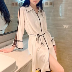 2025 インターネットセレブ人気の女性用ナイトガウン新しい夏のアイスシルク薄いセクシーな白いシャツミッドレングスの夏のパジャマ