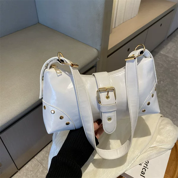 Fashionable and Trendy Motorcycle-Style Design Women's Shoulder Underarm Bag, Stylish and Versatile Handbag with Rivet Belt Decoration