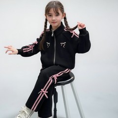 女の子の洋風の甘さの2つのセットの春と秋の新型の学生の女の子の流行のレジャーのスポーツの風のスーツ
