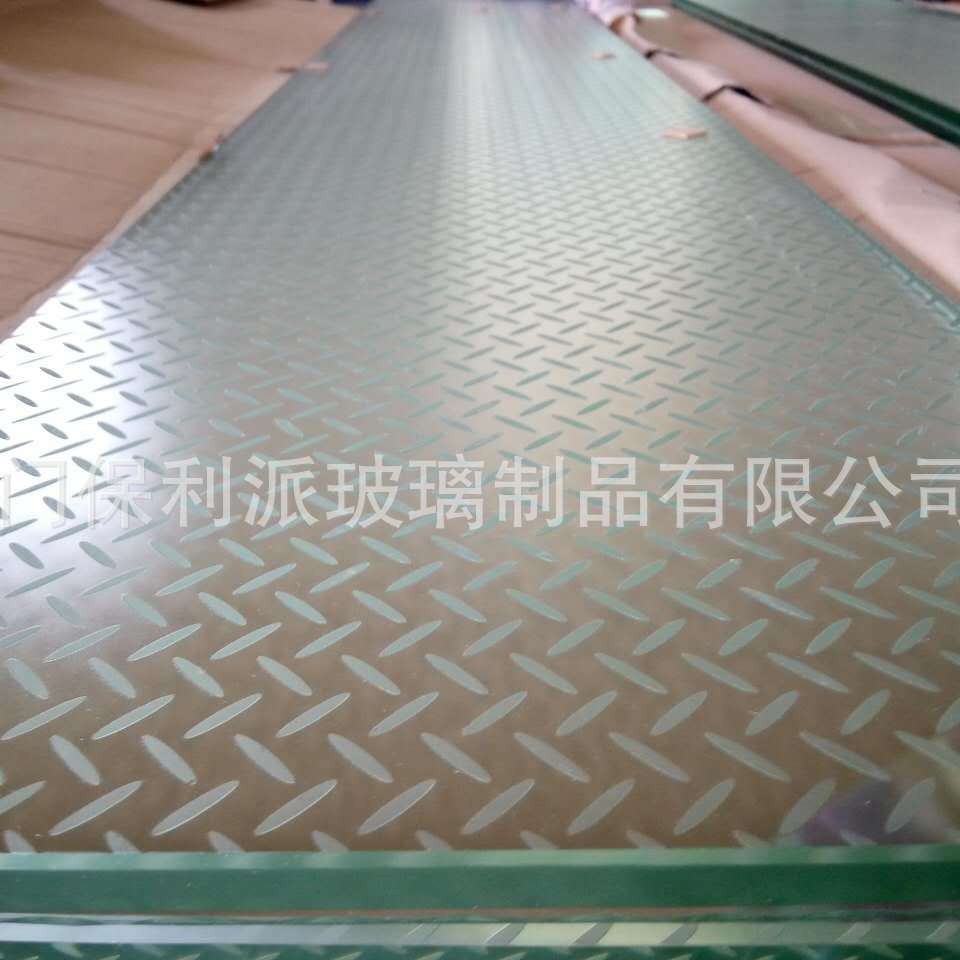 工厂直销 摩擦防滑玻璃 颗粒玻璃 凸起表面玻璃 透明磨砂地板玻璃