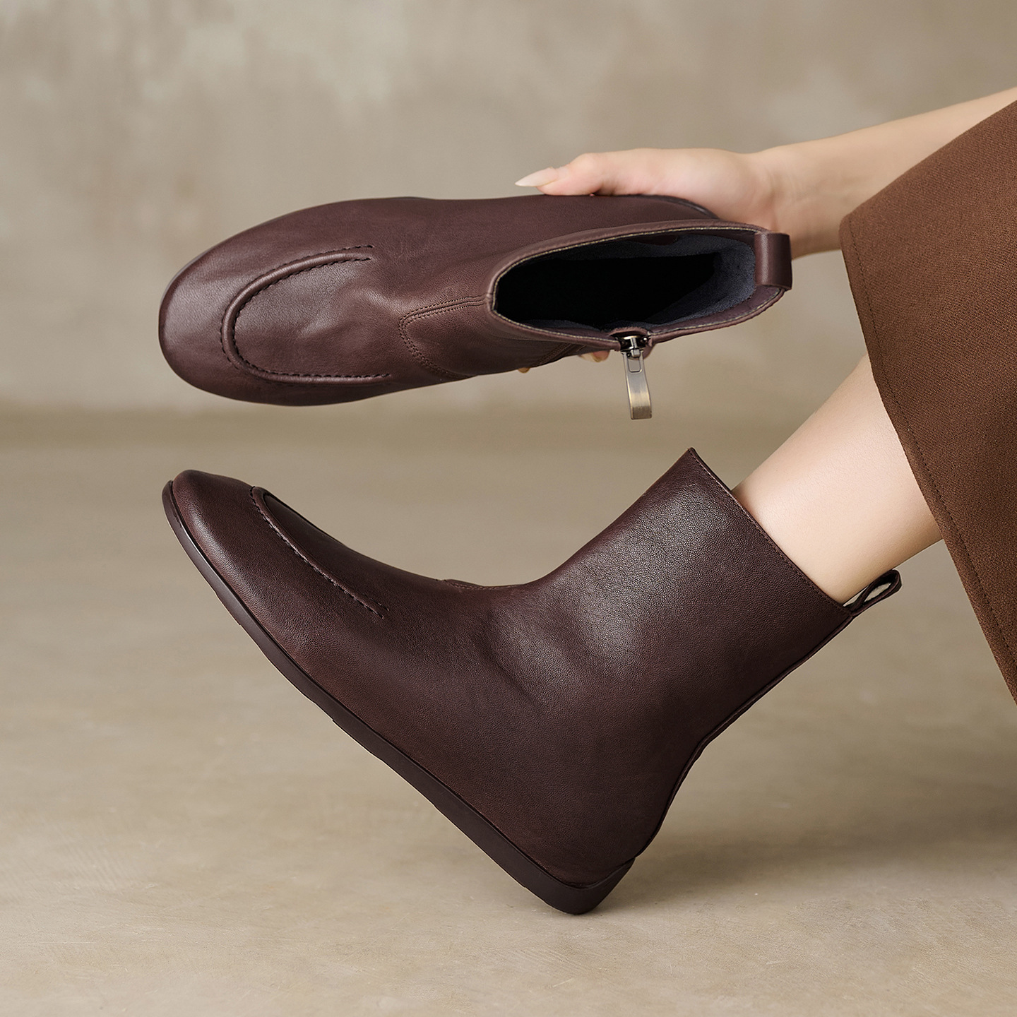 轻时尚马丁靴2025年秋冬圆头平底低跟短筒短靴子舒适时装靴女士