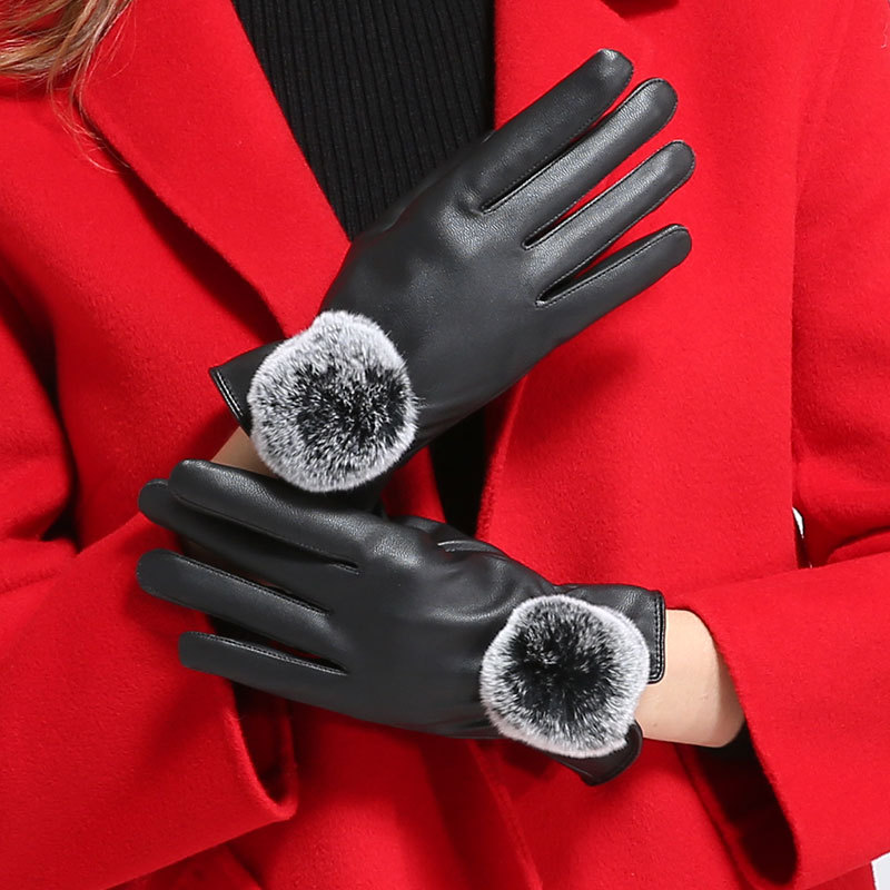 秋冬单色分指手套女PU毛球可爱加厚现货保暖手套优质皮革服饰手套