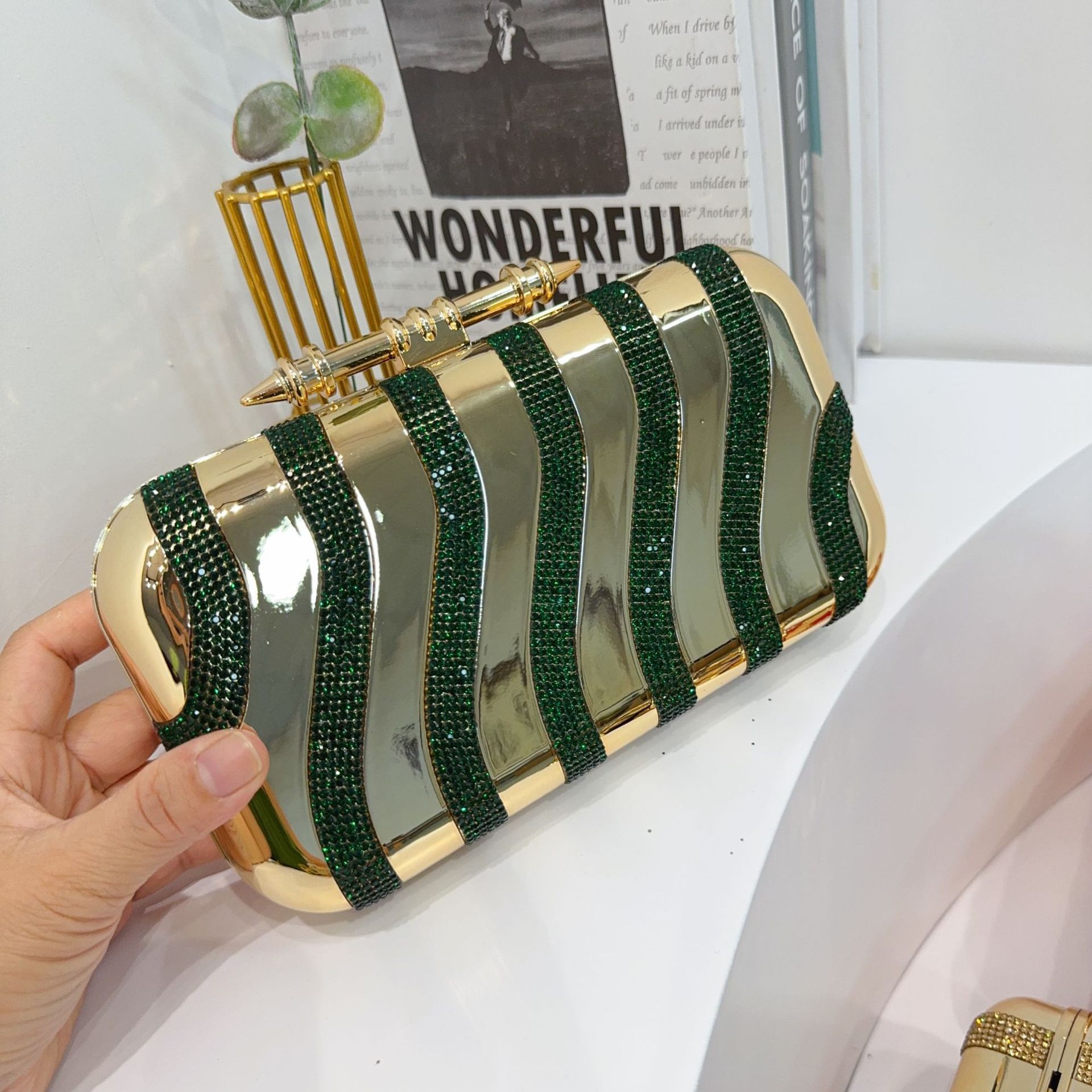 Bolsa de cena a rayas transfronterizas de diamantes acrílicos bolsas de cena de moda de sequillas cheongsam vestido bolsas de mano