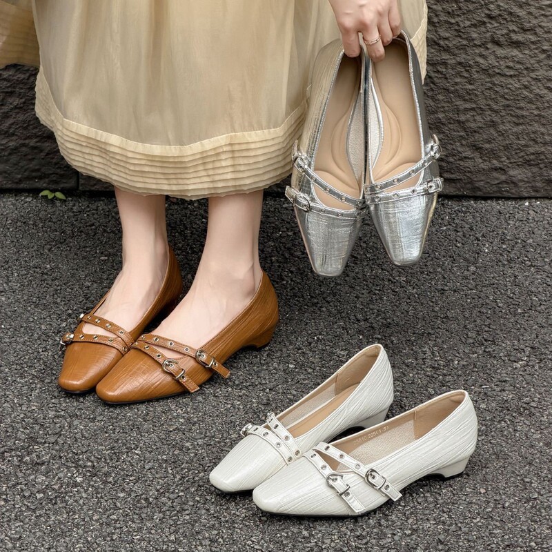 French Retro Style Square-Toe Mary Jane Shoes for Women, Shallow Mouth, Rivets, Cross Straps, Chunky Heels, Gentle Style Women's Shoes