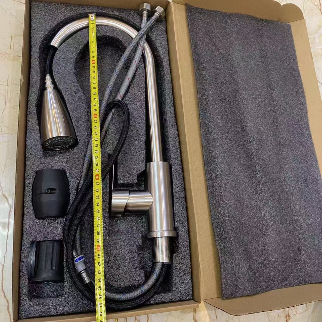 Comercio exterior cocina fría y caliente boquilla grifo 304 tipo de extracción universal retráctil lavabo doméstico