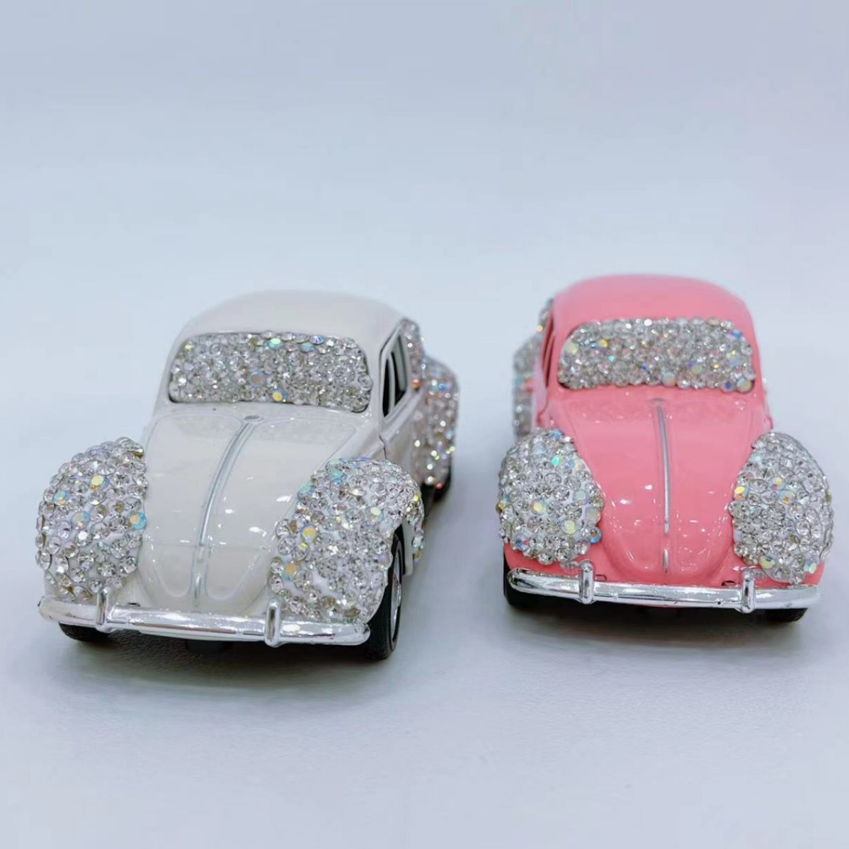 New Car Ornaments, Car Interior Creative Car Model Ornaments, Diamond Decorations for the Car Interior, Diamond-Encrusted Classic Cars
